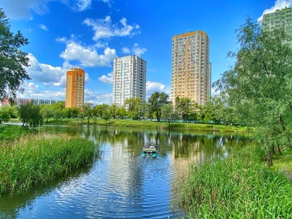 Modern Apartment Near Park Kijów Zewnętrze zdjęcie